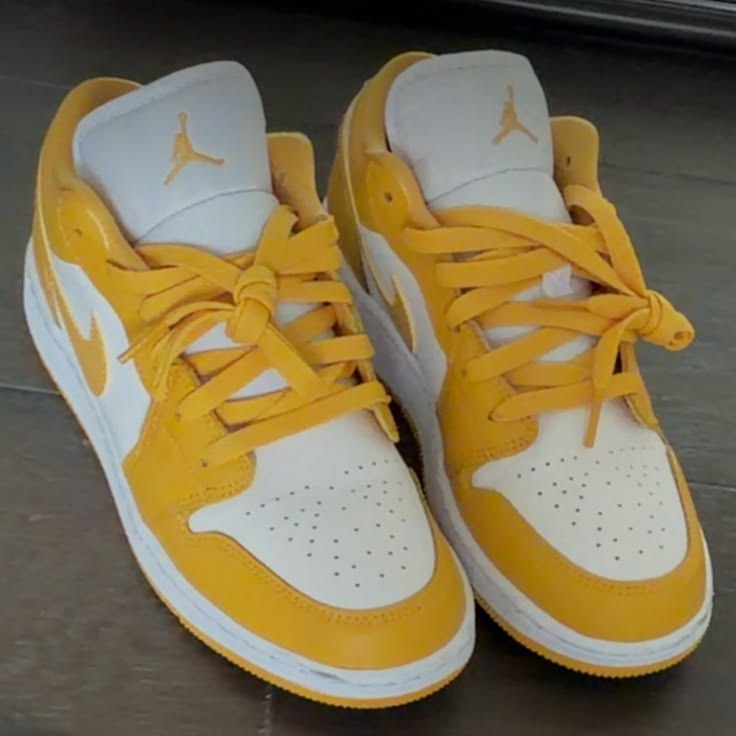 Jordan 1 Low Canary Yellow